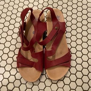 Women’s Wanda Panda red sandals